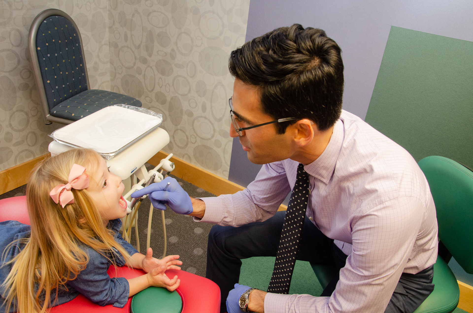 myKIDSdds | Pediatric dental exam with Dr. Dad
